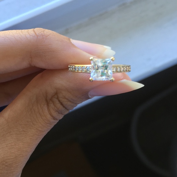 Swarovski Ring - Picture 7 of 8